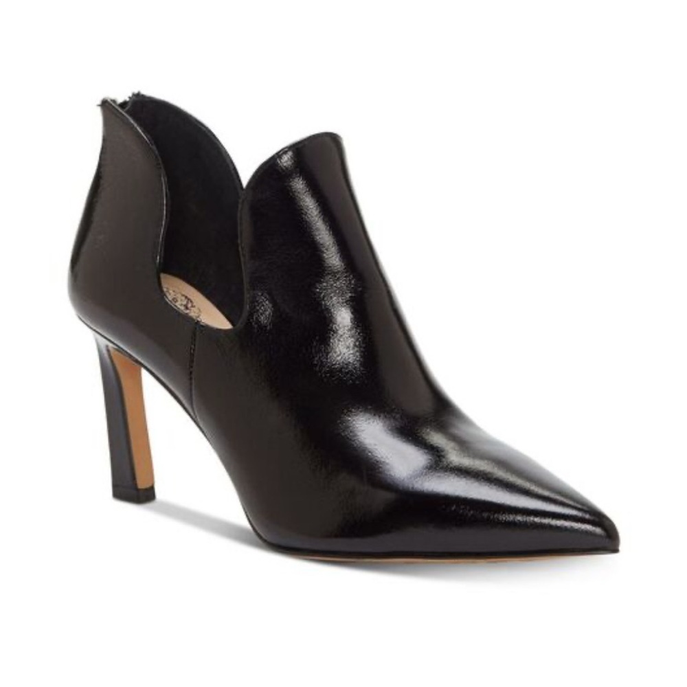 Vince Camuto Black Pointed Toe Heels